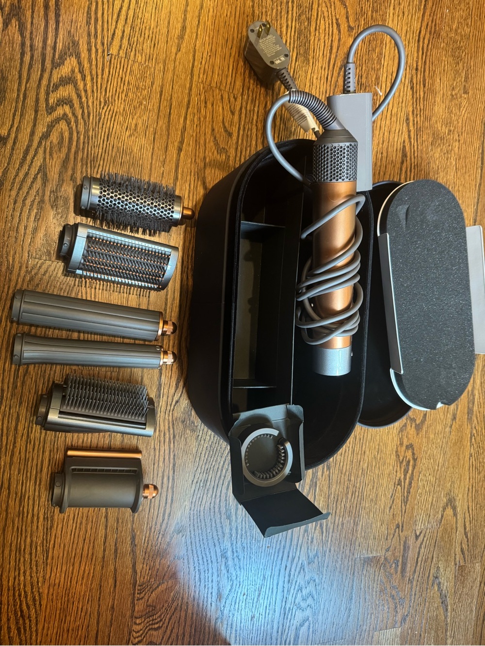 Dyson multi-styler set in Nickel, Copper and Navy - Picture 5 of 8